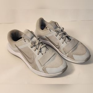 Nike MC trainer 2, Pure Platinum, Mettalic Silver, Womens Size 8
